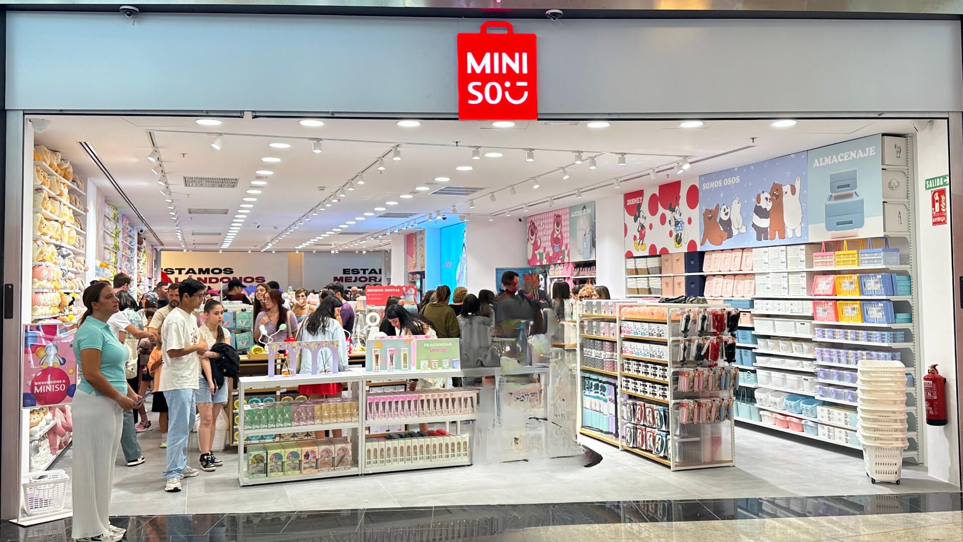 Miniso elige Marineda City para abrir su primera tienda en A Coru a