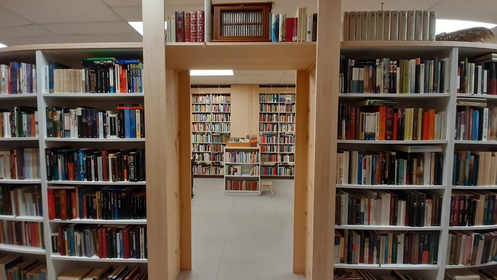 Comercial Muñoz. Servicio a Bibliotecas